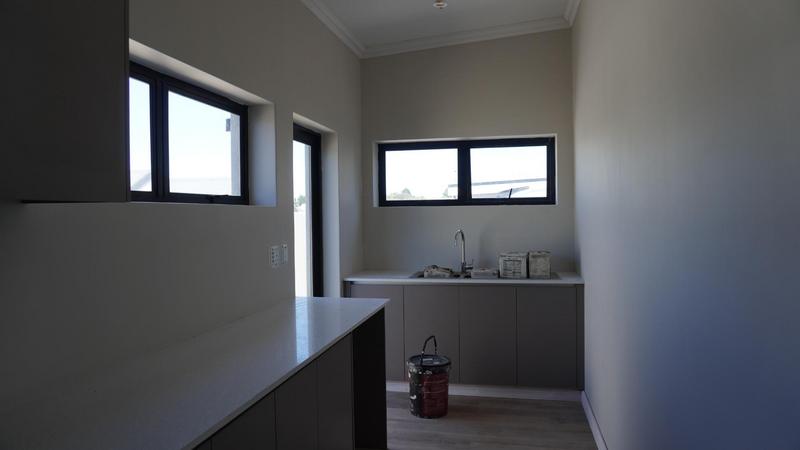3 Bedroom Property for Sale in Kraaibosch Park Western Cape